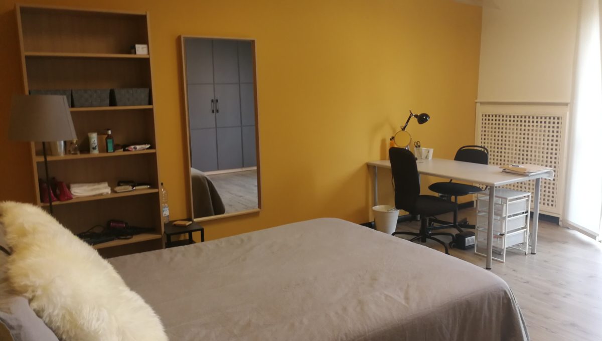 camera da letto con armadio