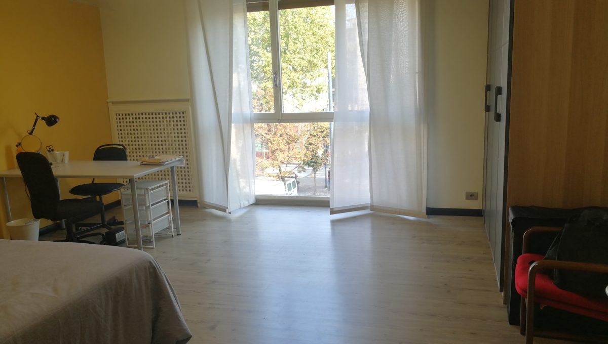 Camera da letto con finestra