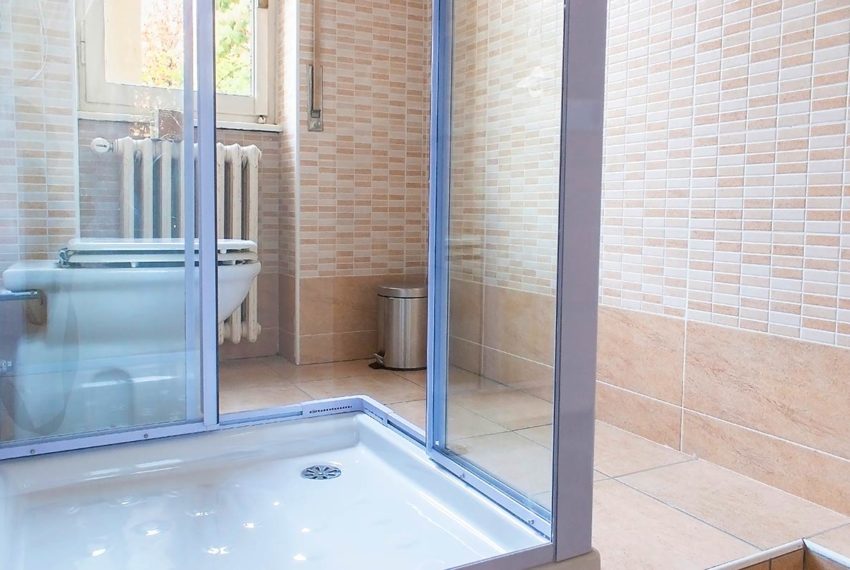 Zum-20A-Bathroom